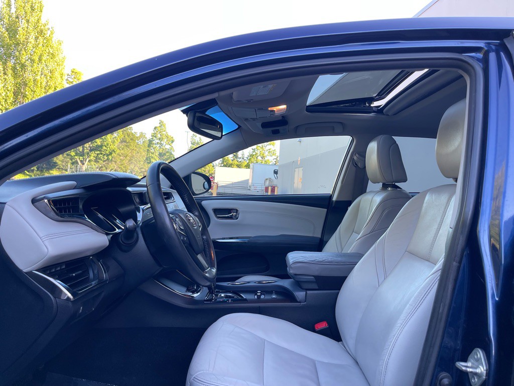 2013 Toyota Avalon Image 11