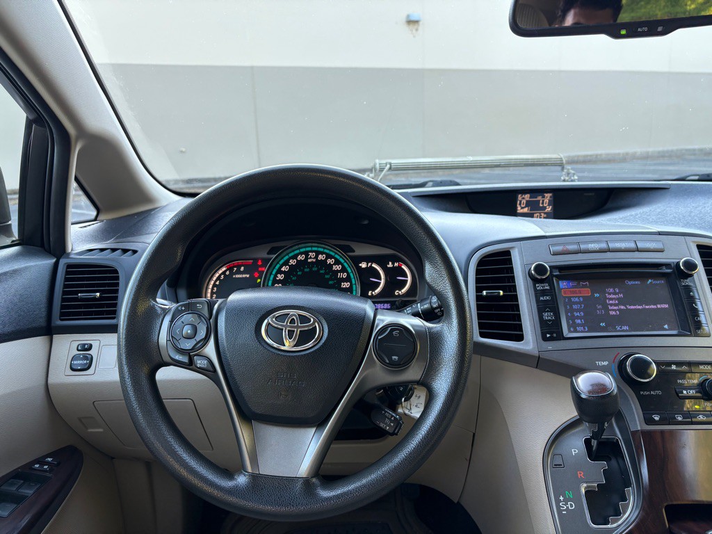 2013 Toyota Venza Image 13