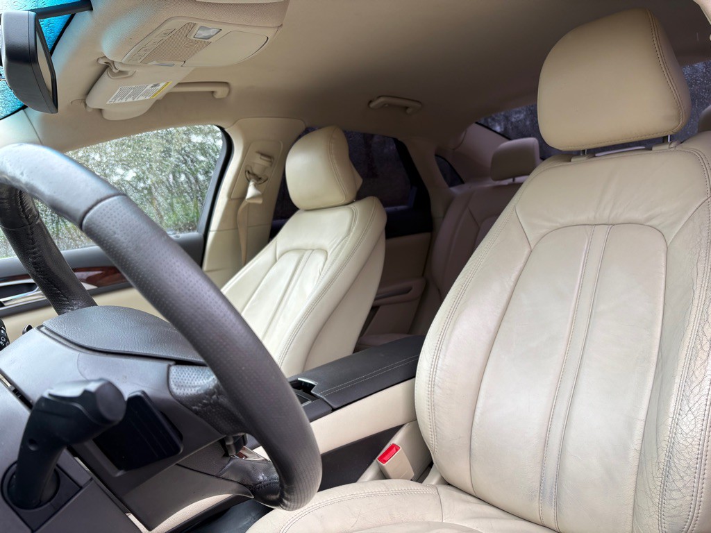 2014 Lincoln MKZ Image 11