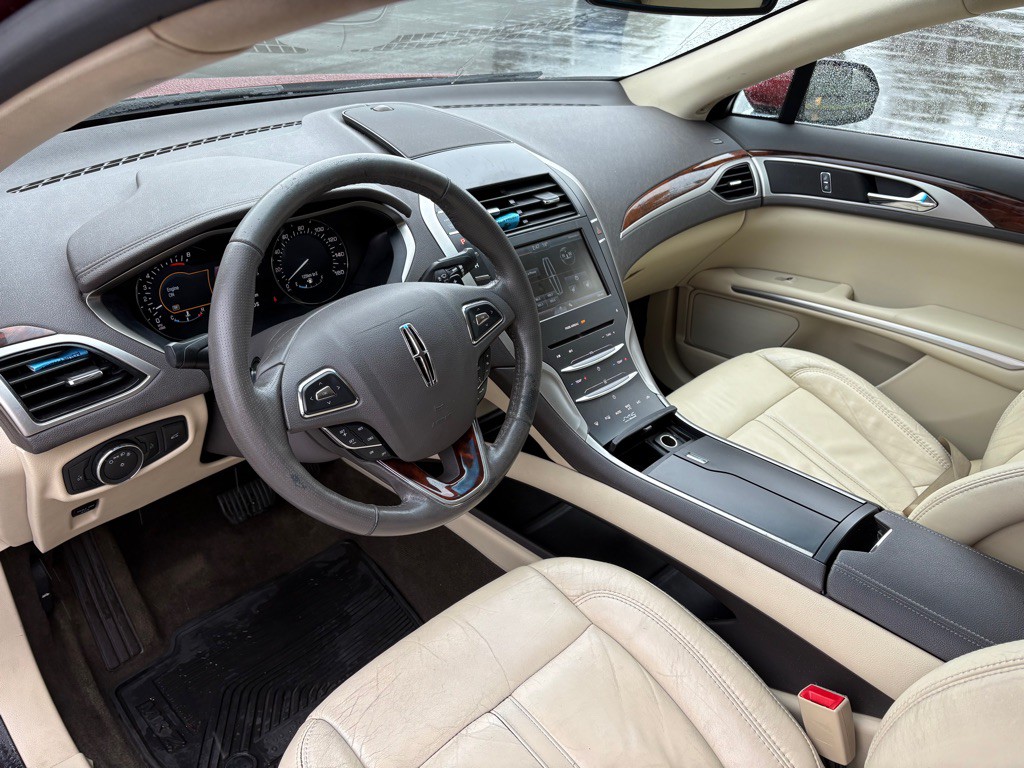2014 Lincoln MKZ Image 12