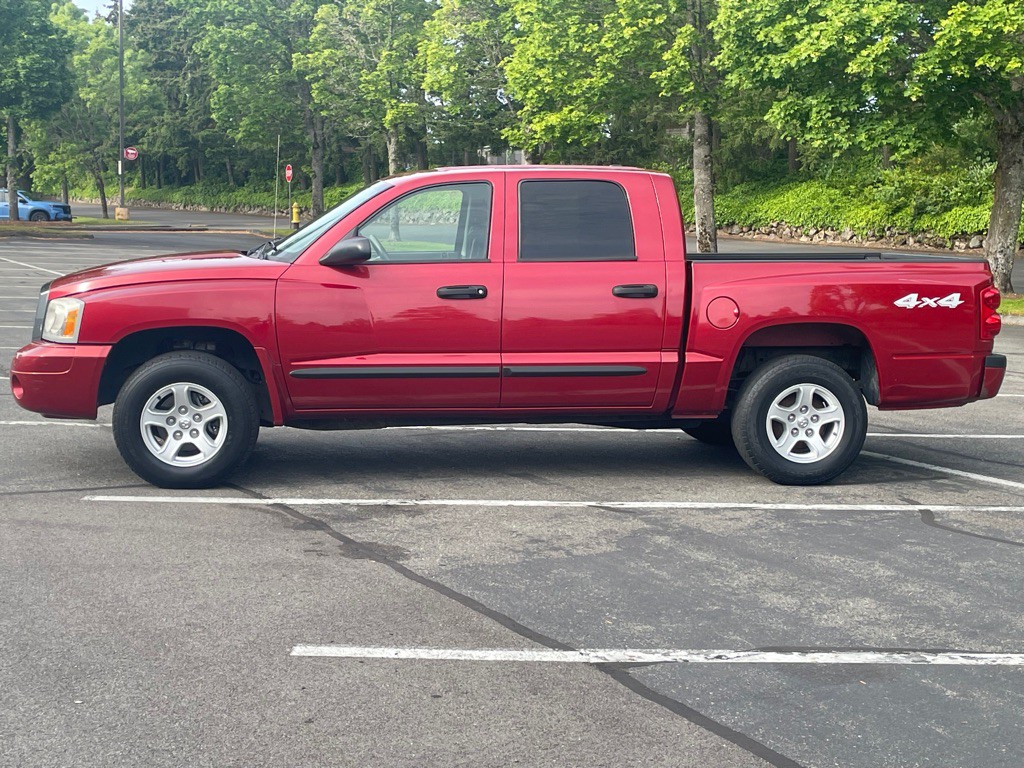 2007 Dodge Dakota Image 2
