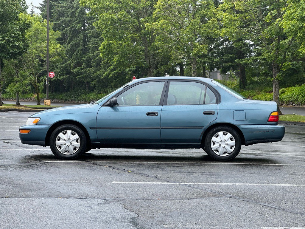1995 Toyota Corolla Image 2