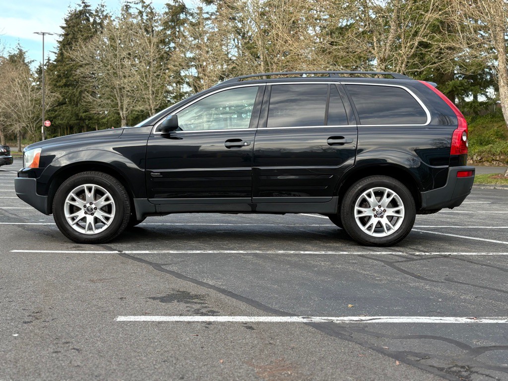 2004 Volvo XC90 Image 2