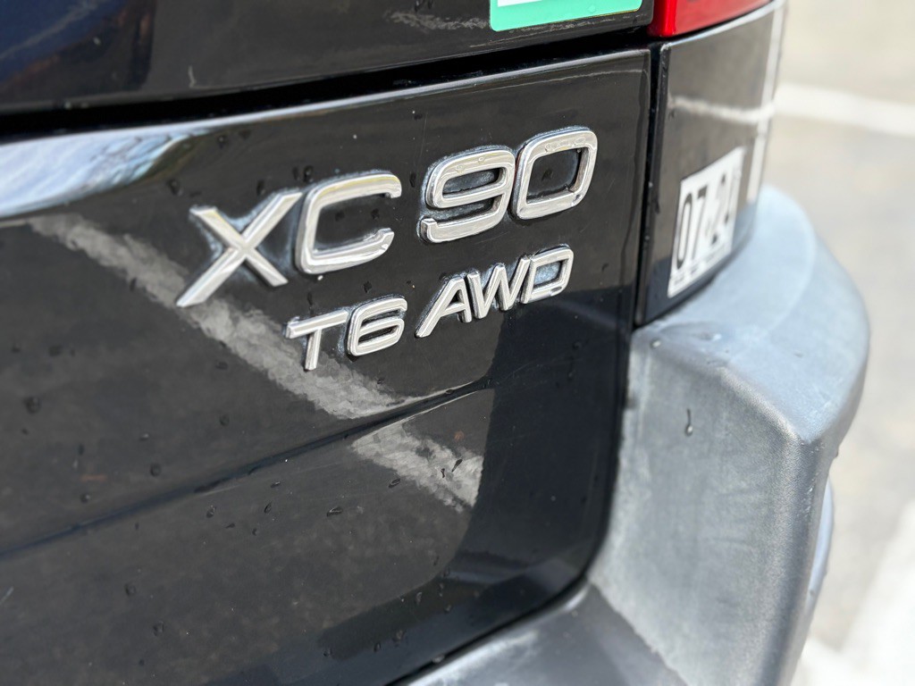 2004 Volvo XC90 Image 9