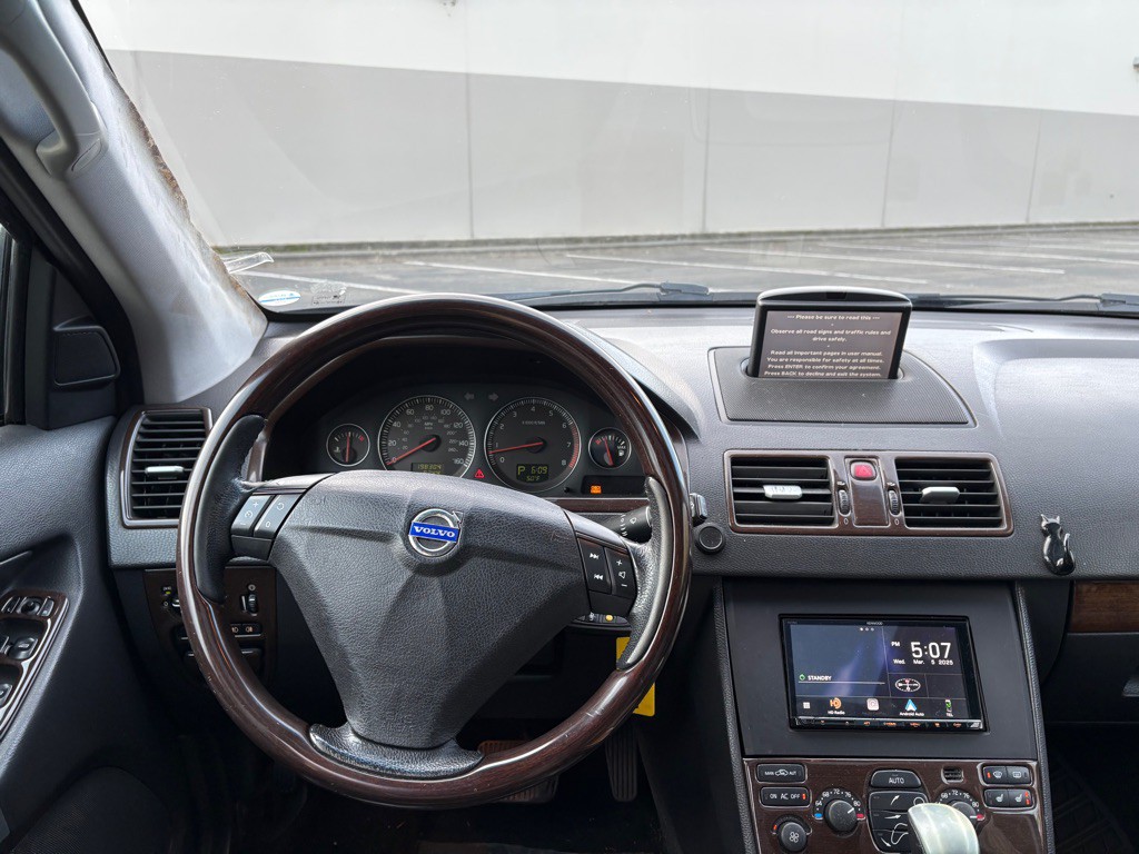 2004 Volvo XC90 Image 13