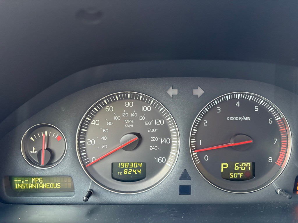 2004 Volvo XC90 Image 14