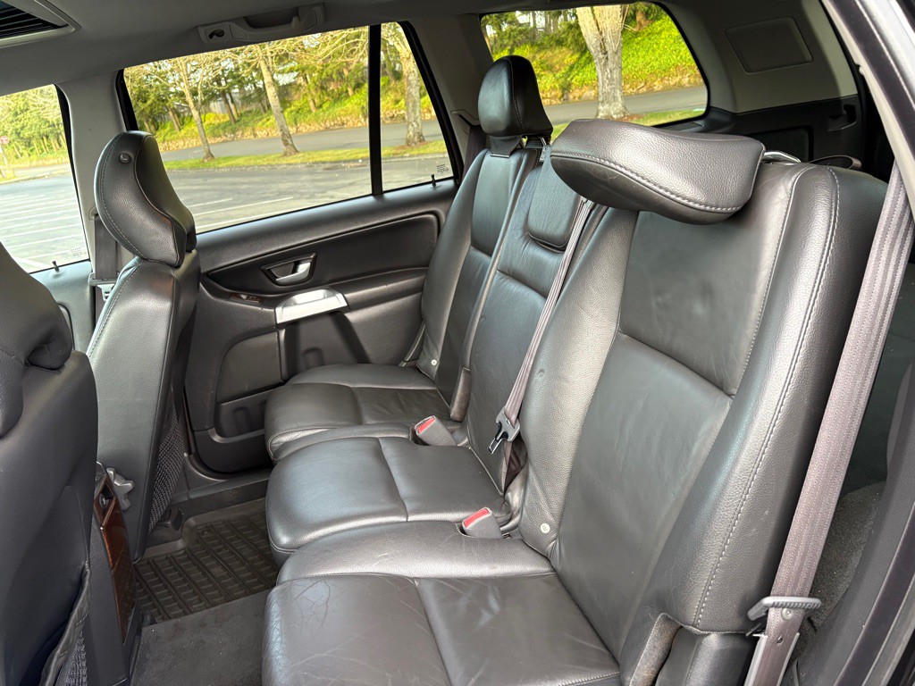 2004 Volvo XC90 Image 16