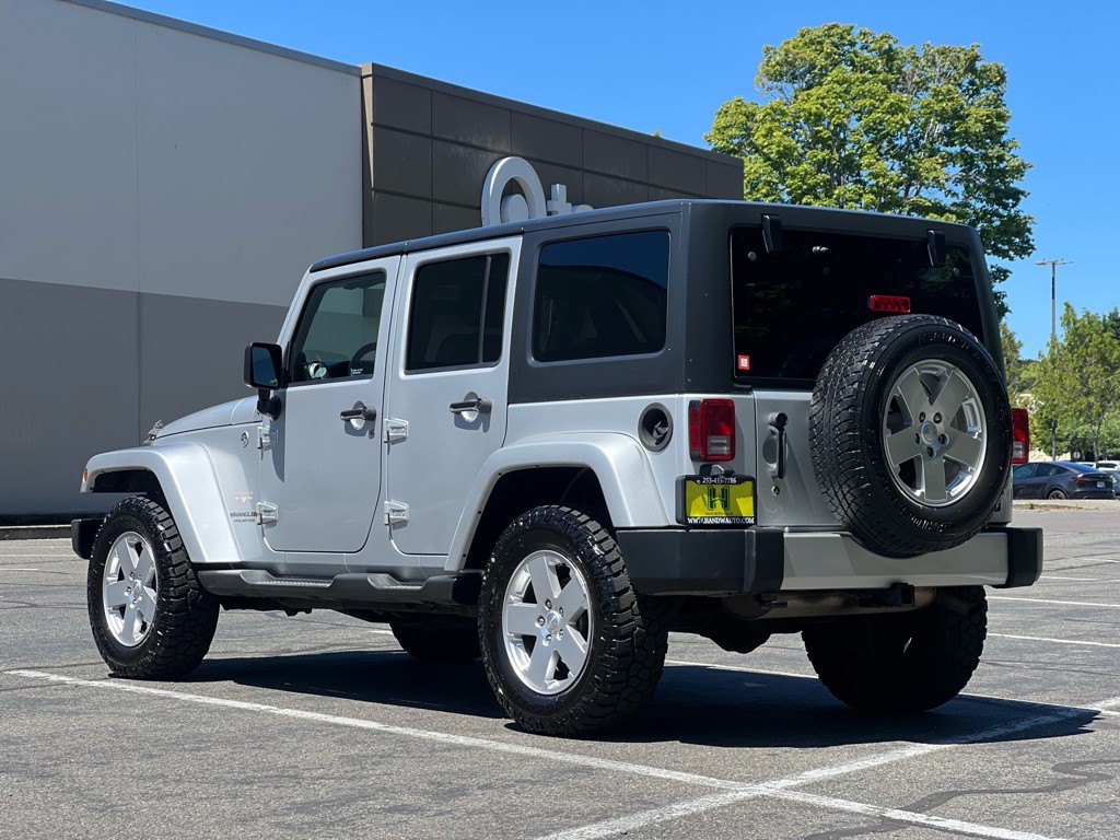 2011 Jeep Wrangler Unlimited Image 3
