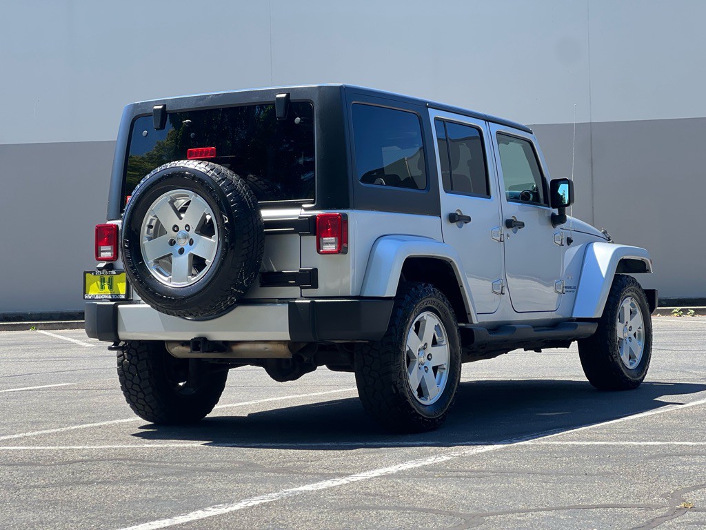 2011 Jeep Wrangler Unlimited Image 5