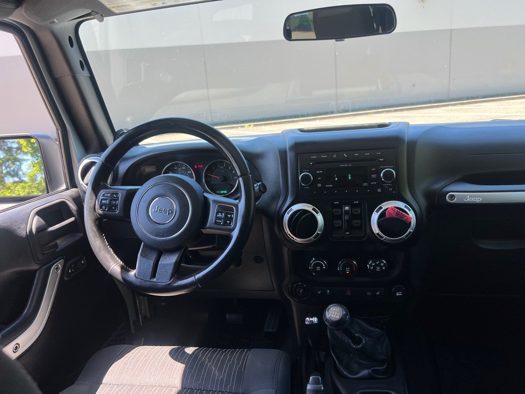 2011 Jeep Wrangler Unlimited Image 12