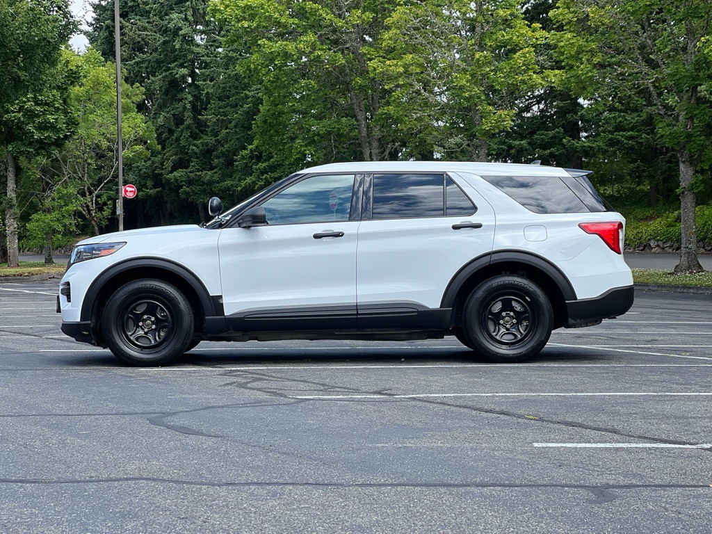 2020 Ford Explorer Image 2