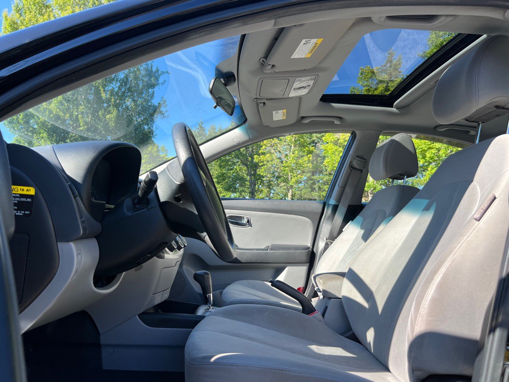 2010 Hyundai Elantra Image 9
