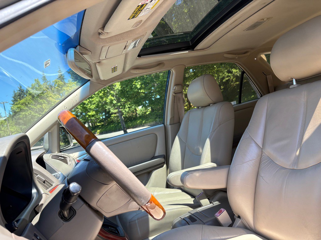 2002 Lexus RX Image 10