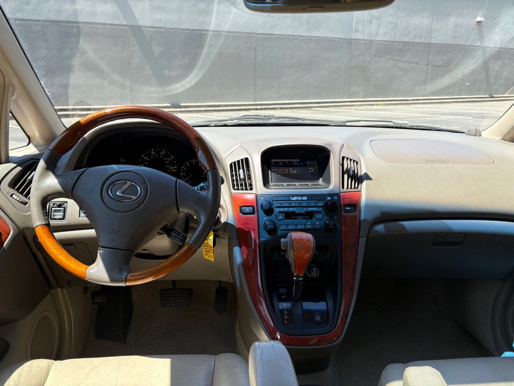 2002 Lexus RX Image 12