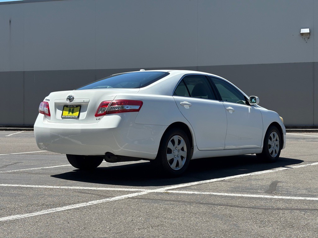 2011 Toyota Camry Image 5