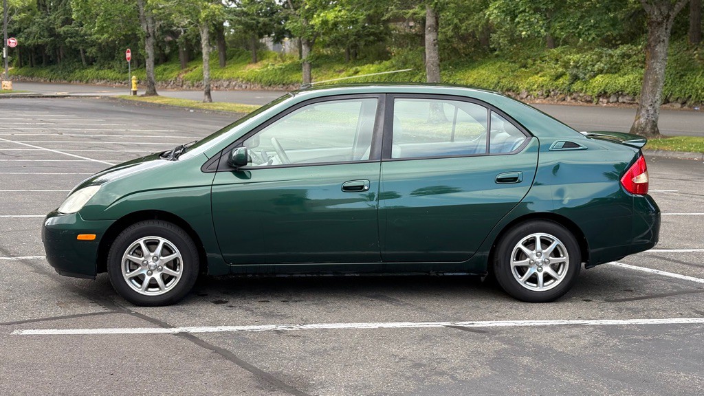 2001 Toyota Prius Image 2