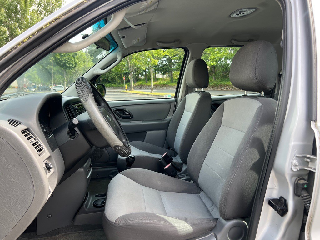 2003 Ford Escape Image 9