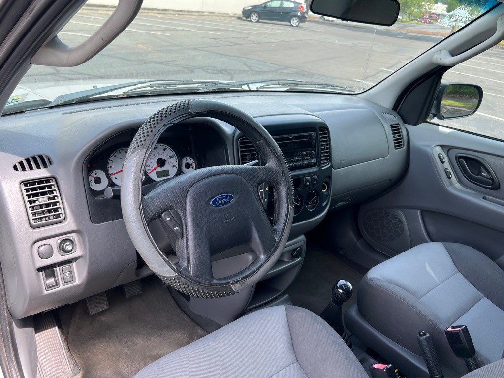 2003 Ford Escape Image 10