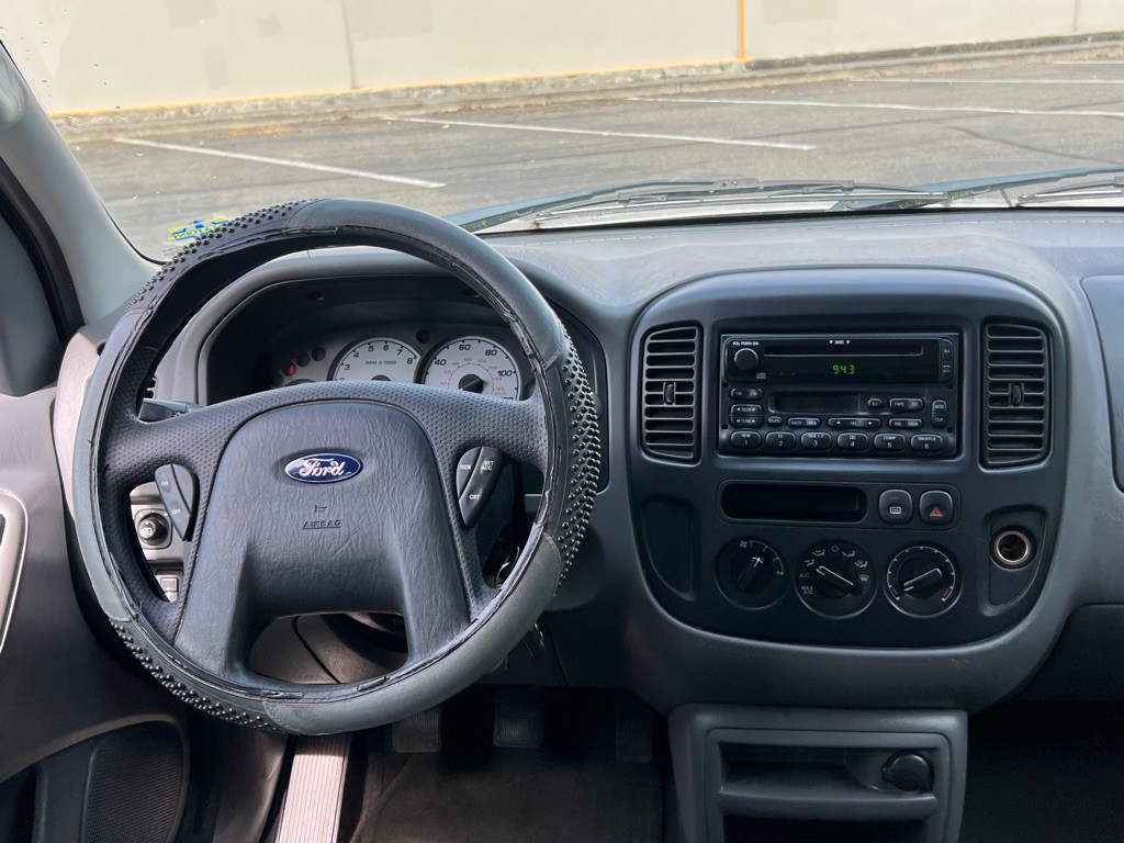 2003 Ford Escape Image 12