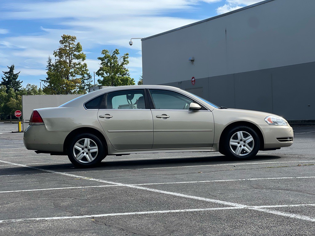 2011 Chevrolet Impala Image 6