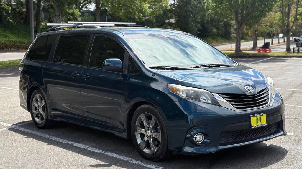 2011 Toyota Sienna Image 7