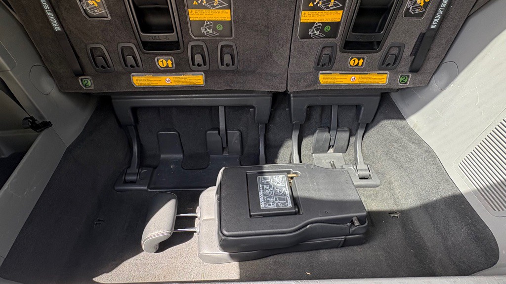 2011 Toyota Sienna Image 18
