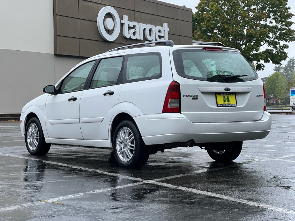 2005 Ford Focus Image 3