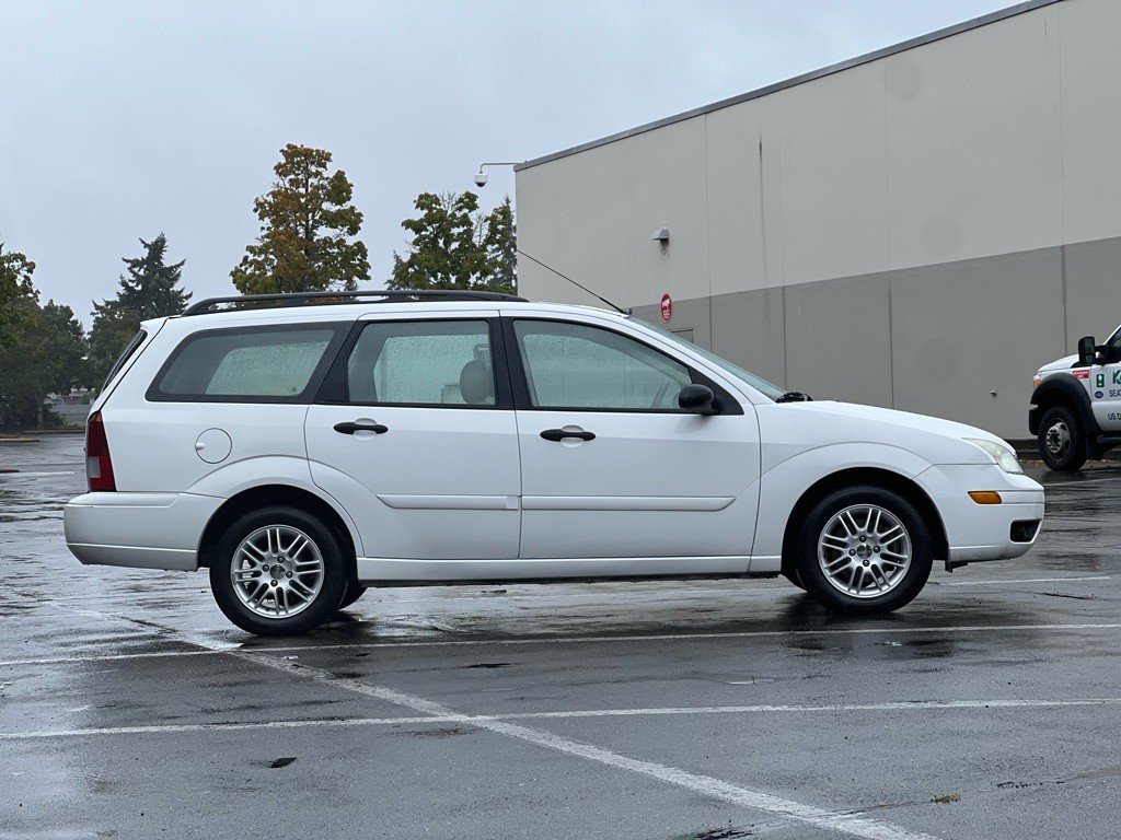 2005 Ford Focus Image 6