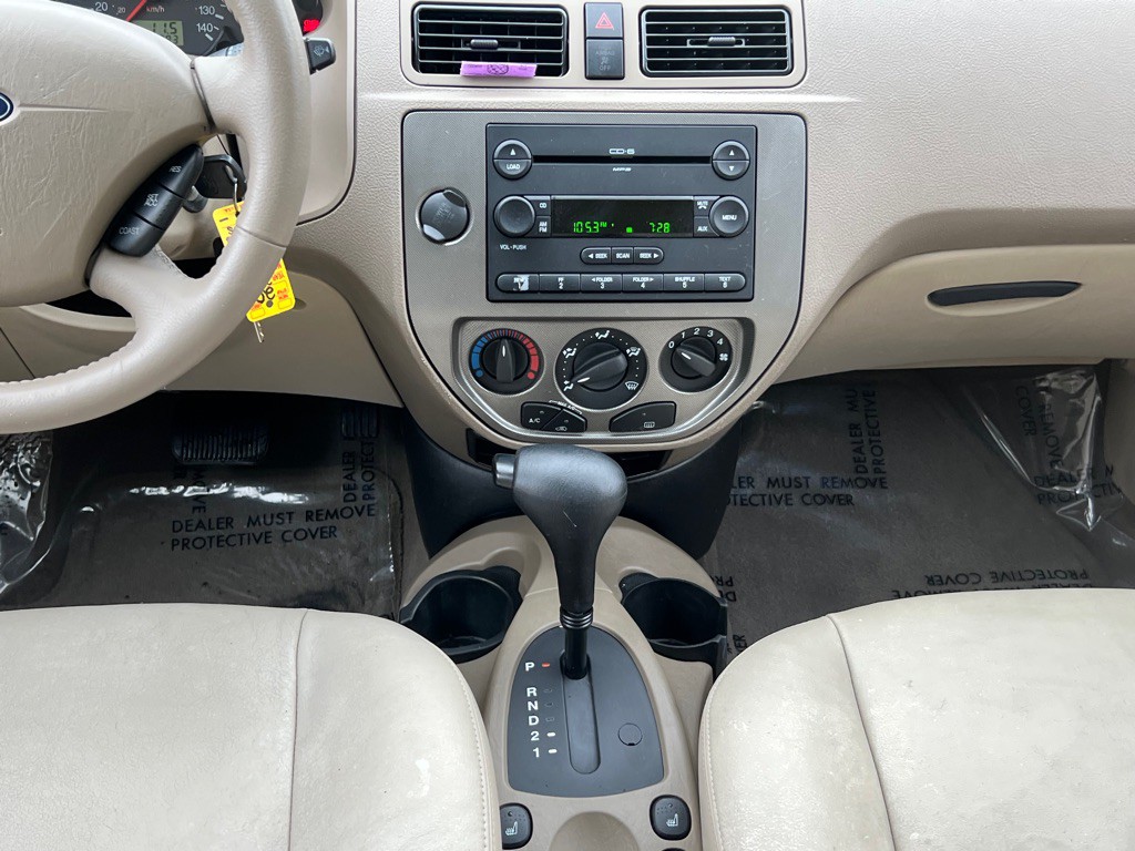 2005 Ford Focus Image 14