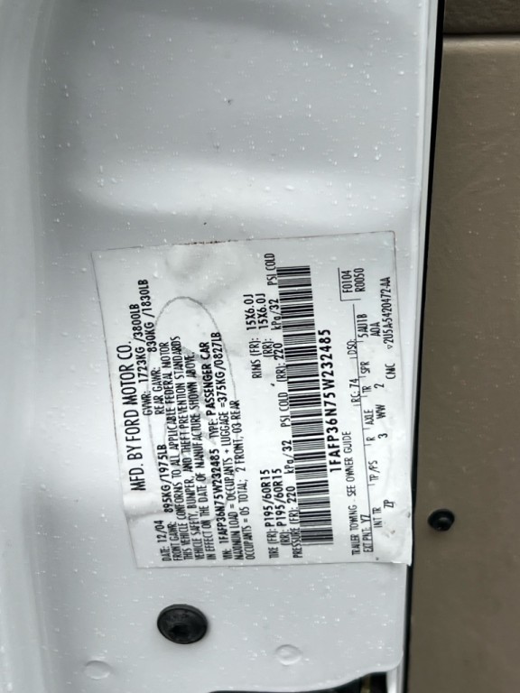 2005 Ford Focus Image 18