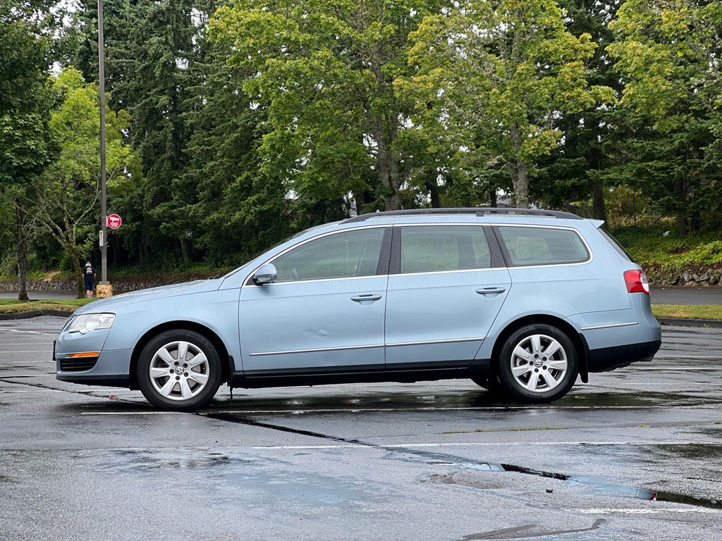 2008 Volkswagen Passat Image 2