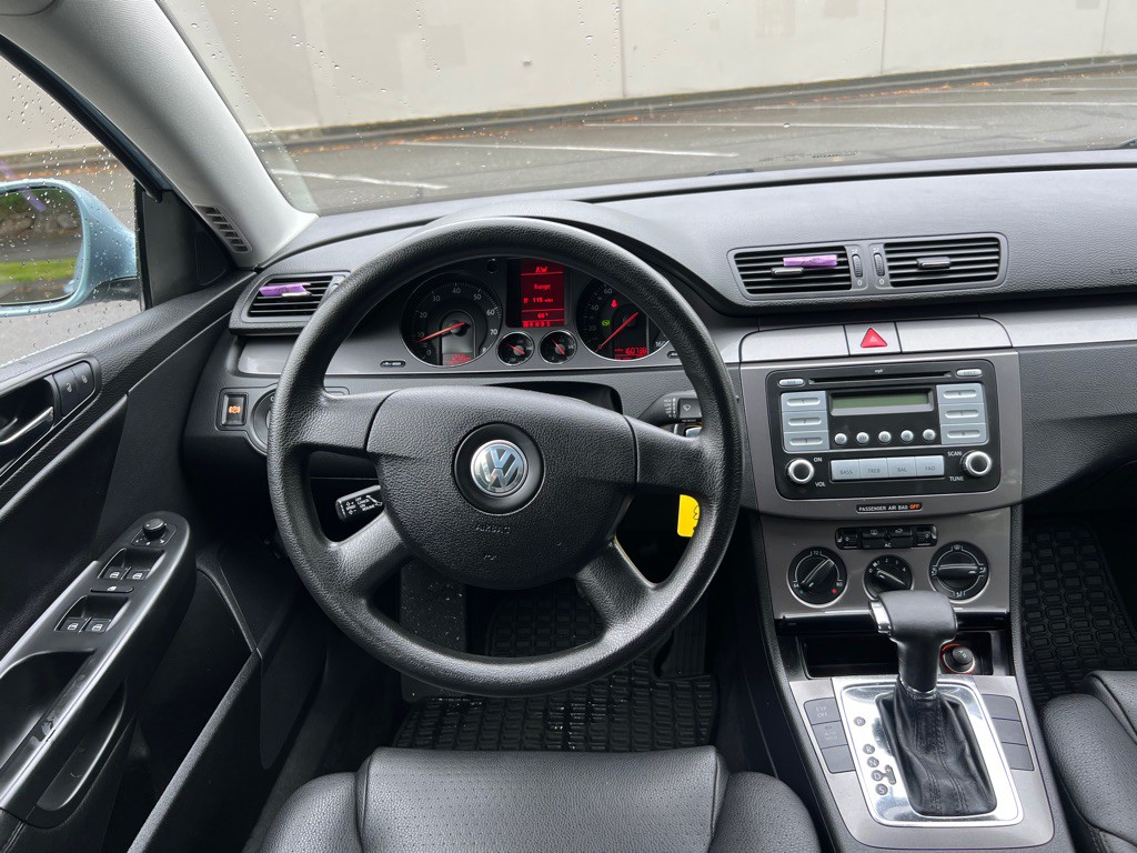 2008 Volkswagen Passat Image 12