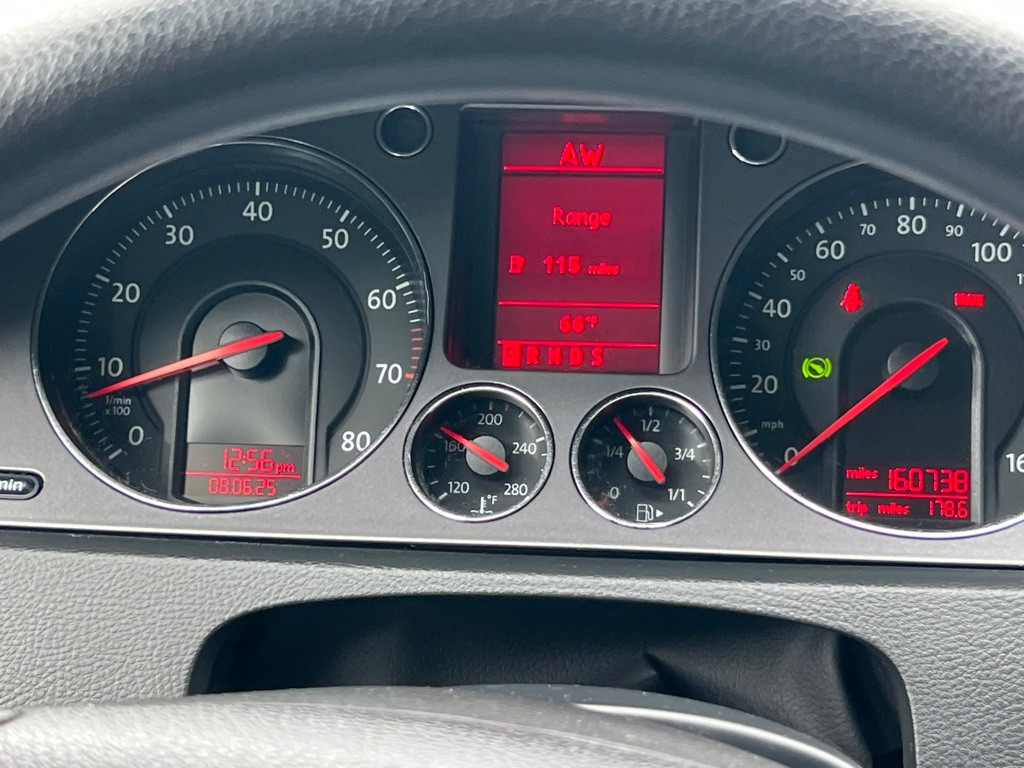 2008 Volkswagen Passat Image 13