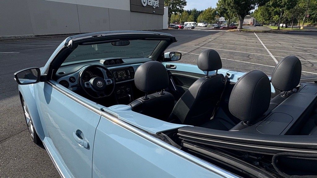 2013 Volkswagen Beetle Image 15