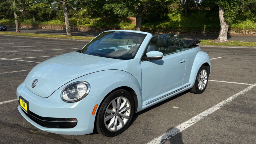 2013 Volkswagen Beetle Image 17