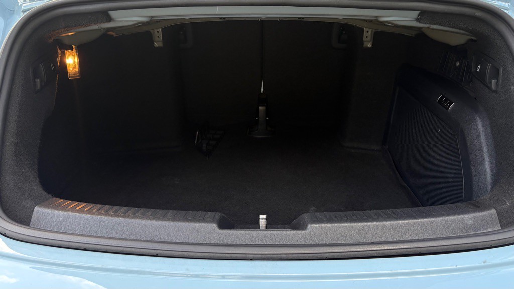 2013 Volkswagen Beetle Image 19