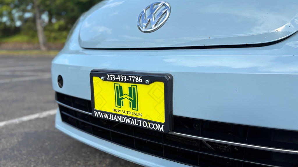 2013 Volkswagen Beetle Image 22