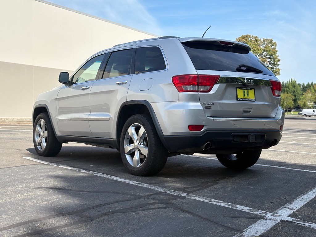 2011 Jeep Grand Cherokee Image 3