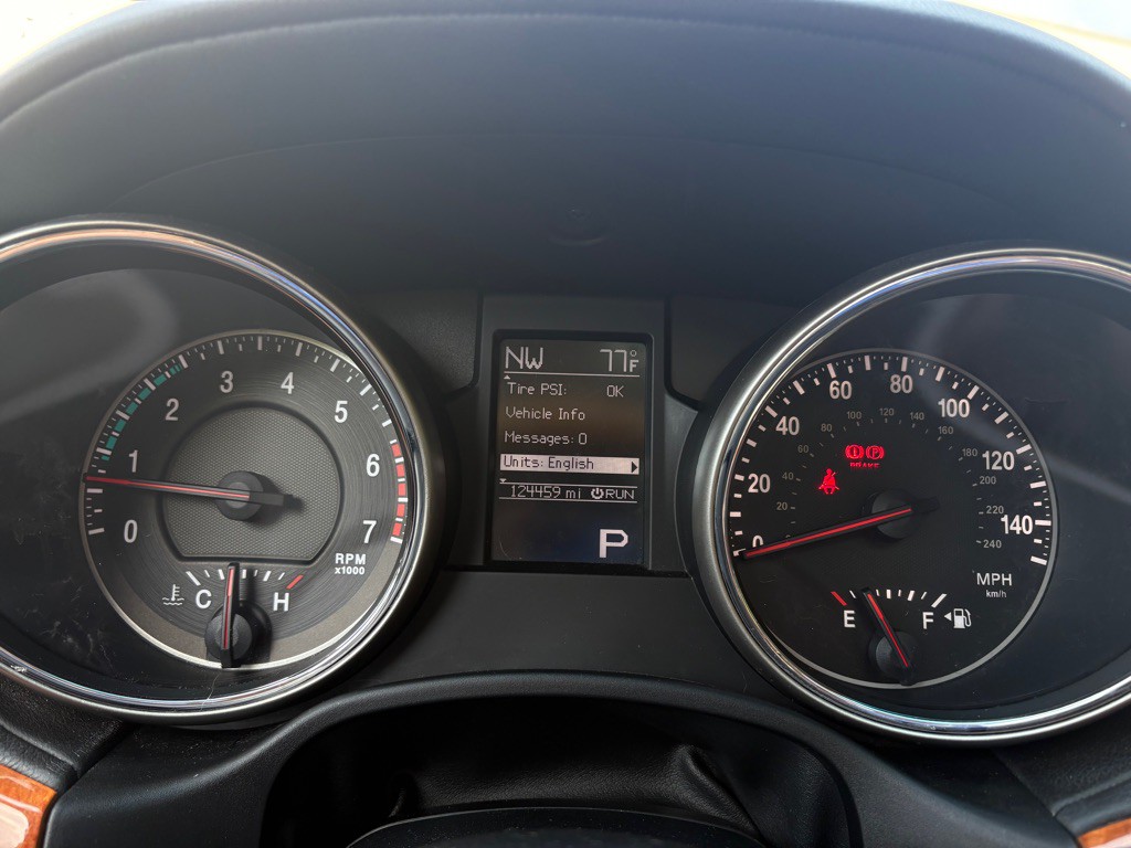 2011 Jeep Grand Cherokee Image 15