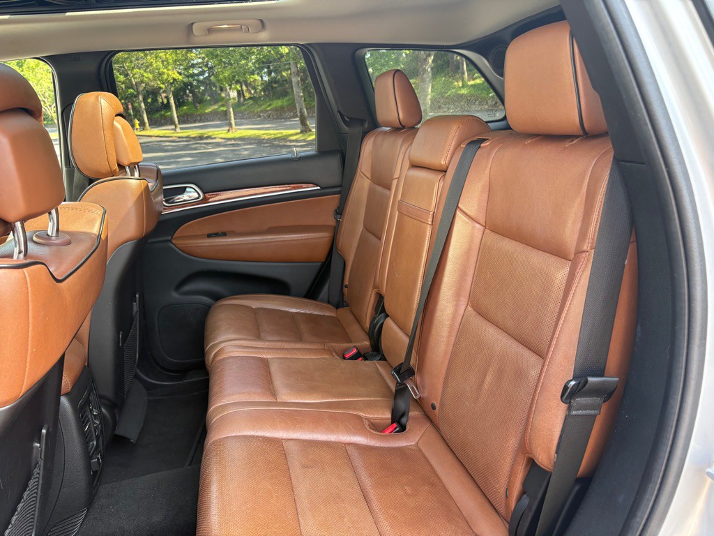 2011 Jeep Grand Cherokee Image 18