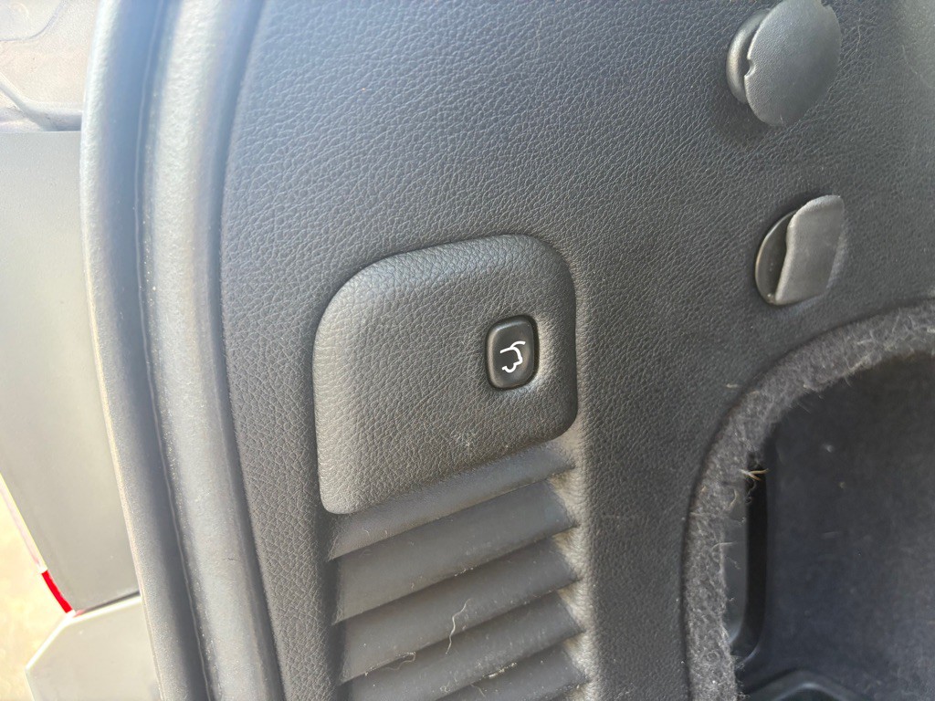 2011 Jeep Grand Cherokee Image 20
