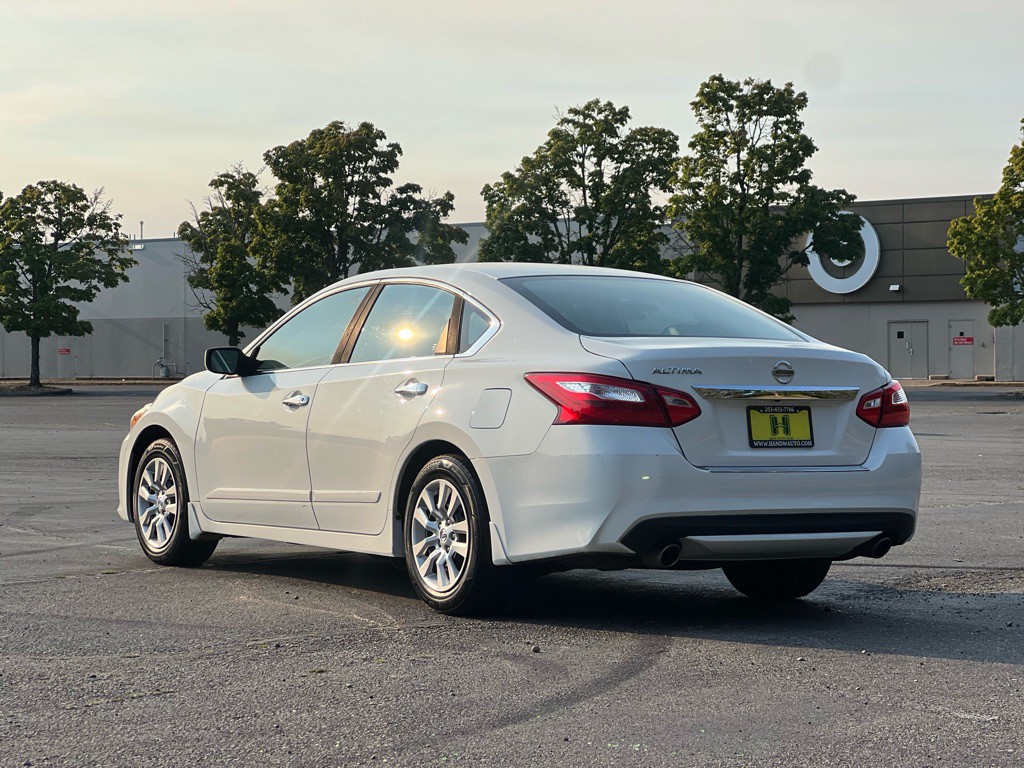 2017 Nissan Altima Image 3