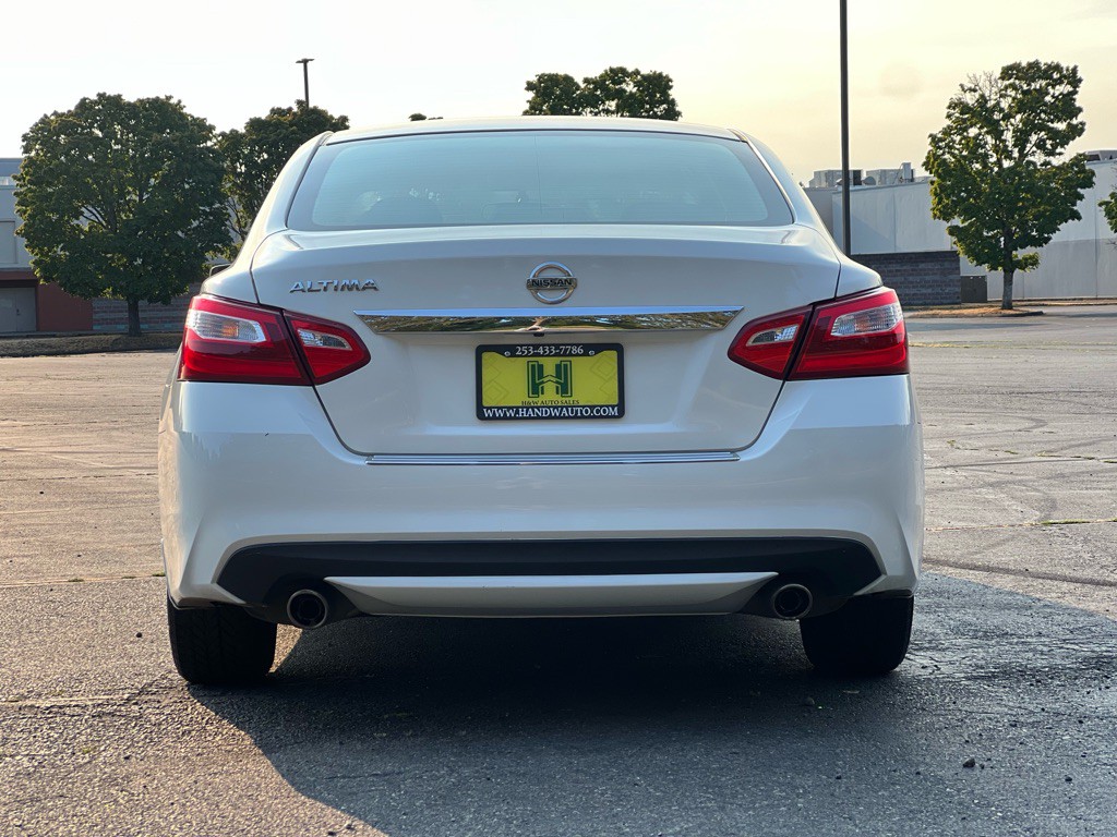 2017 Nissan Altima Image 4