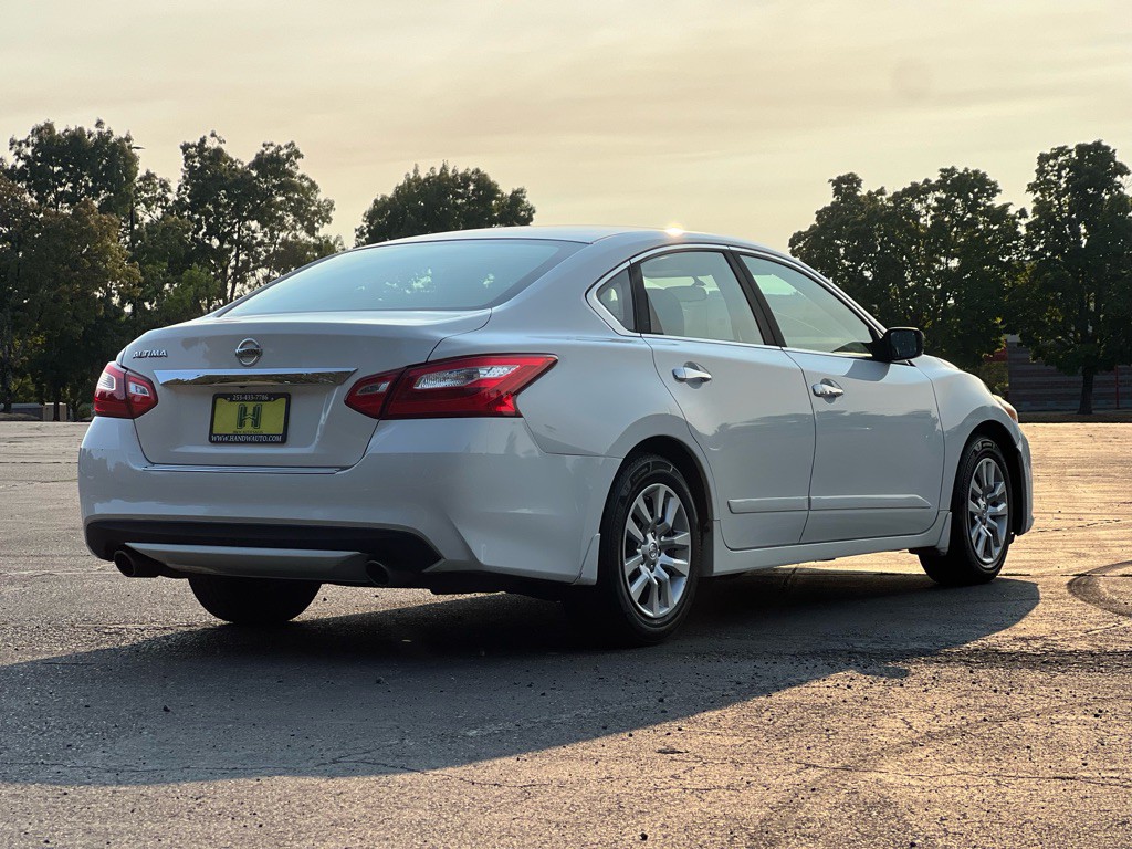 2017 Nissan Altima Image 5