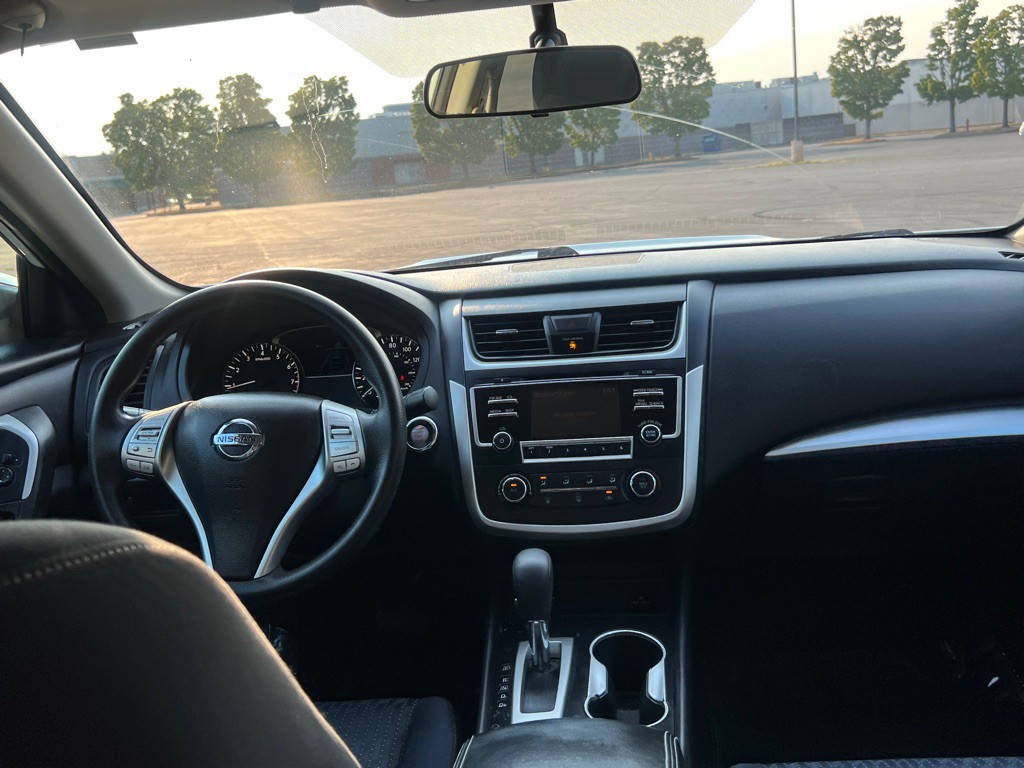 2017 Nissan Altima Image 11