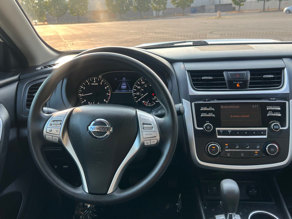 2017 Nissan Altima Image 12