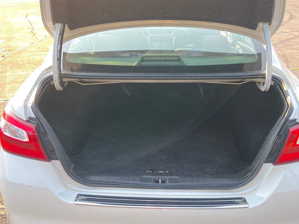 2017 Nissan Altima Image 17