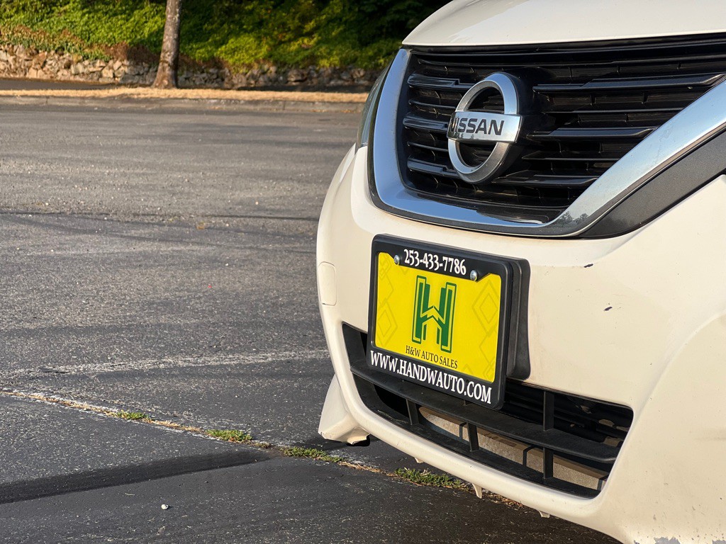 2017 Nissan Altima Image 19