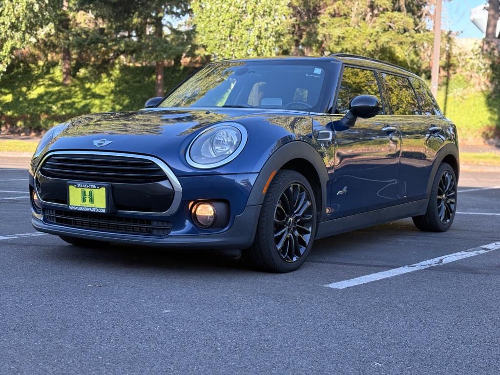 2017 MINI Cooper Image 1