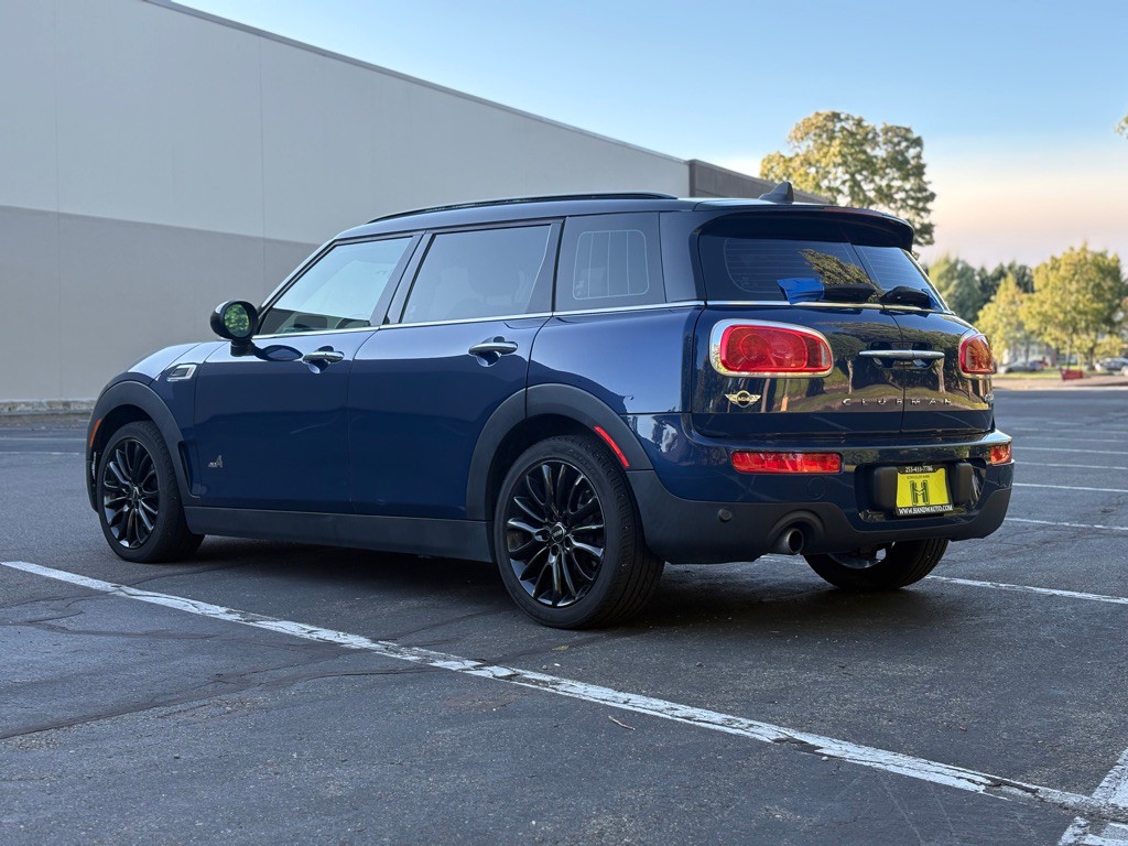 2017 MINI Cooper Image 3